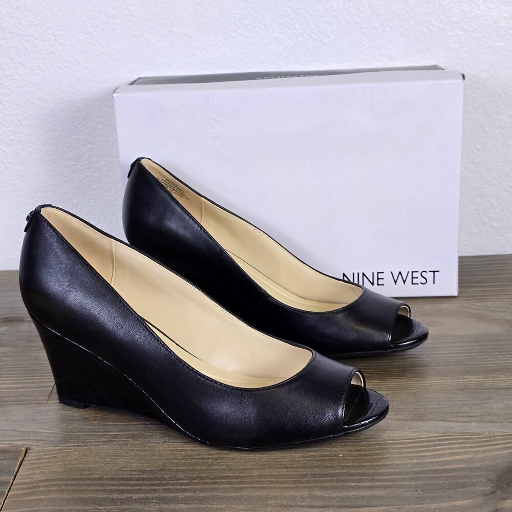 Nine West - Cape 9x9 Dress Wedges with Peep Toe in Size 9.5M Black
